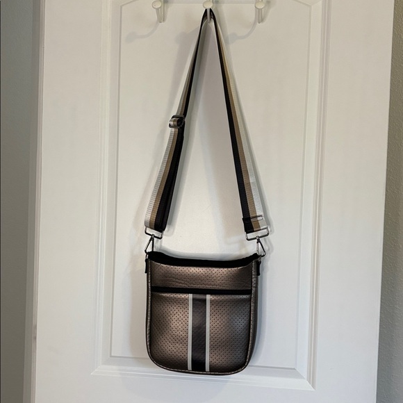 Haute Shore Jeri Ritz Neoprene Crossbody Bag Brown Black - Picture 4 of 16